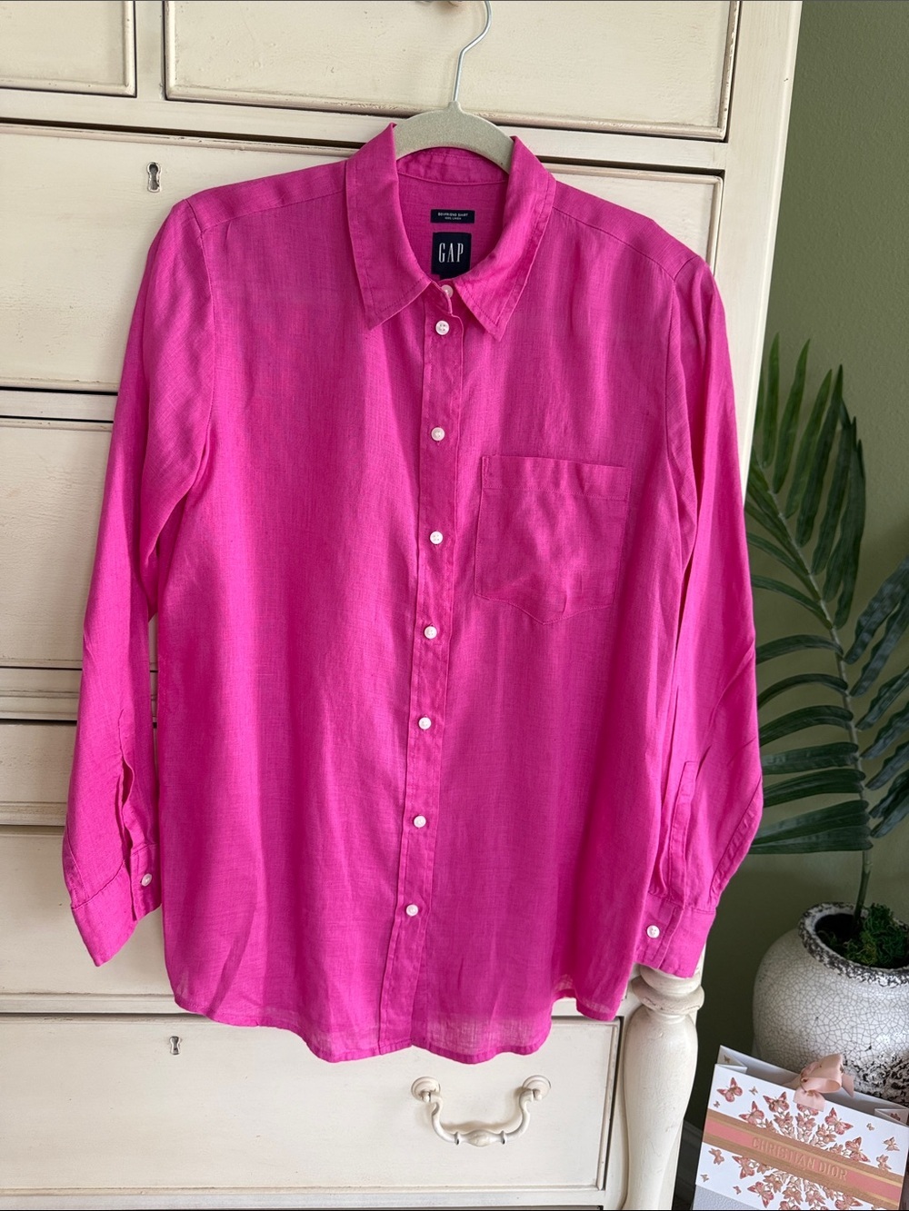 GAP womens Bright Pink Long-Sleeve Button-Down Shirt size XS